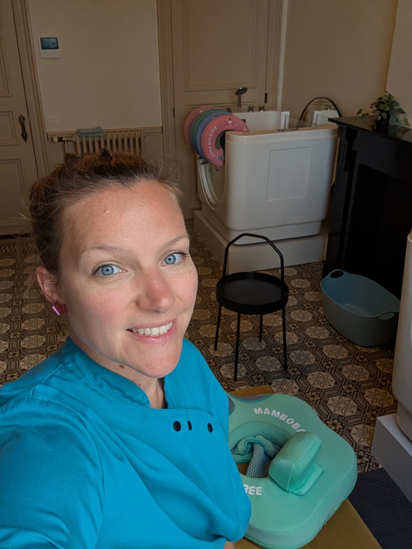 Caroline, la gérante.